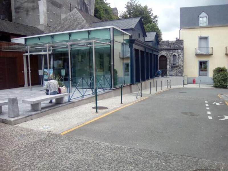 Accueil & mur de Lisse château de Lourdes